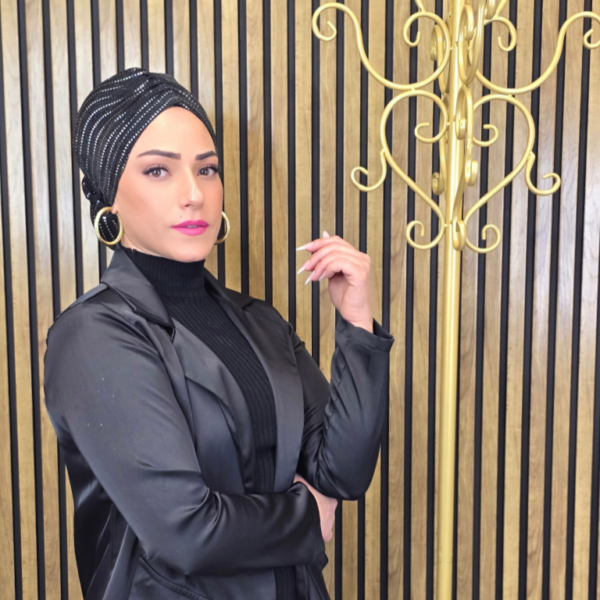 טורבן-שחור עם פייטים כסופים וגומיה תואמת טורבן-שחור עם פייטים כסופים וגומיה תואמת