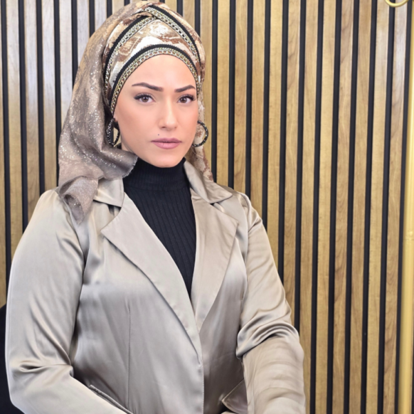 מנוחש- שרשרת זהב