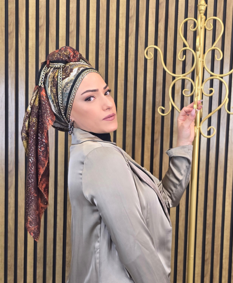 מנוחש- שרשרת זהב