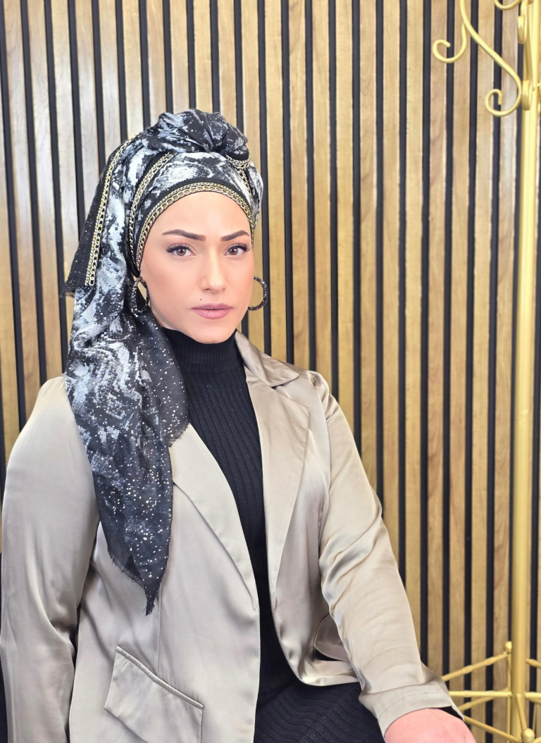 מנוחש- שרשרת זהב