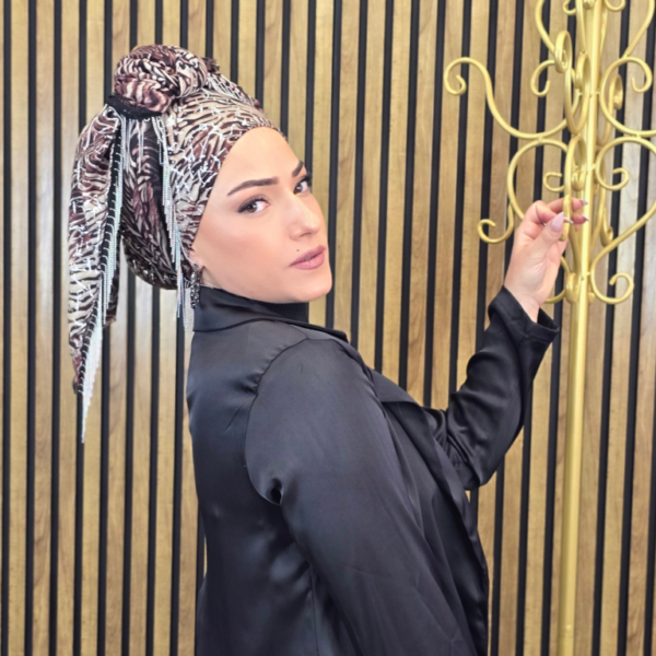 מנוחש- שרשרת זהב