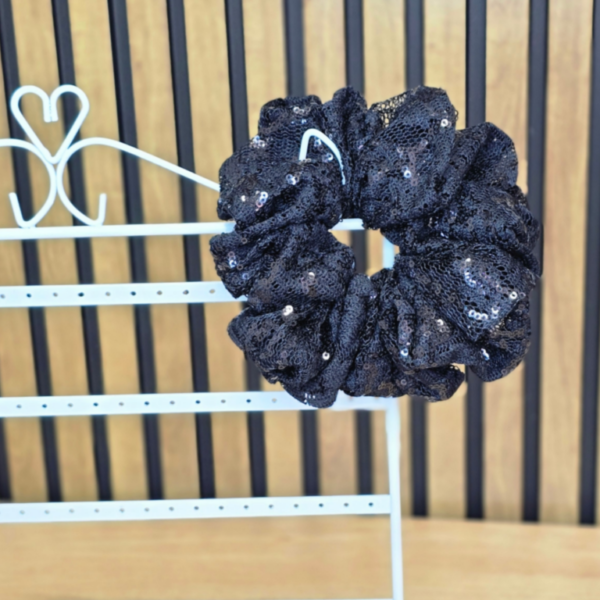 גומיית קצפת תחרה ופייטים