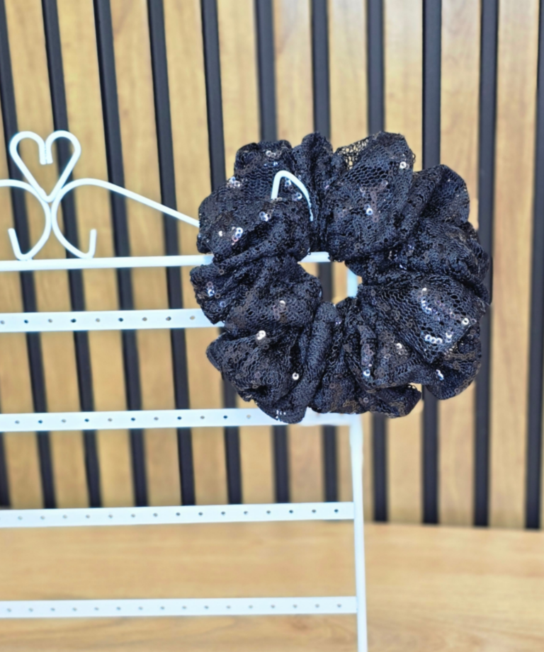 גומיית קצפת תחרה ופייטים