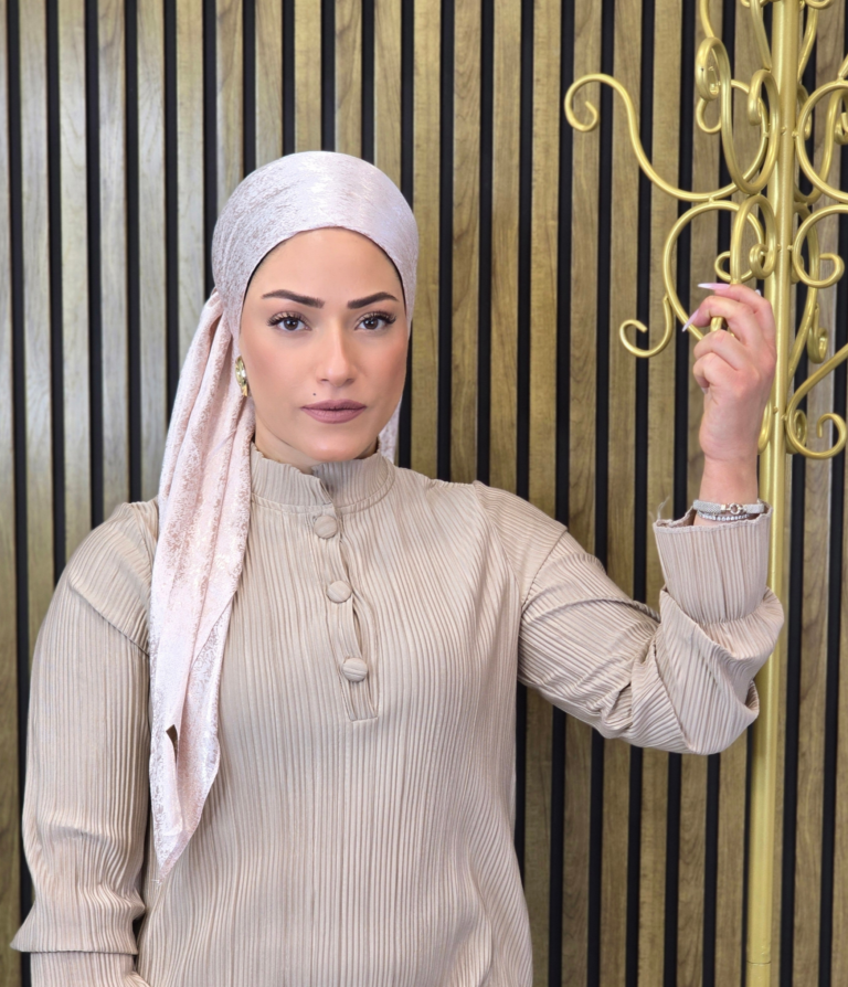 מרובעת-עטרת חן