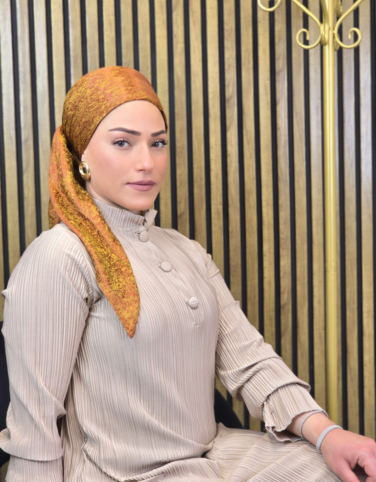 מרובעת-עטרת חן